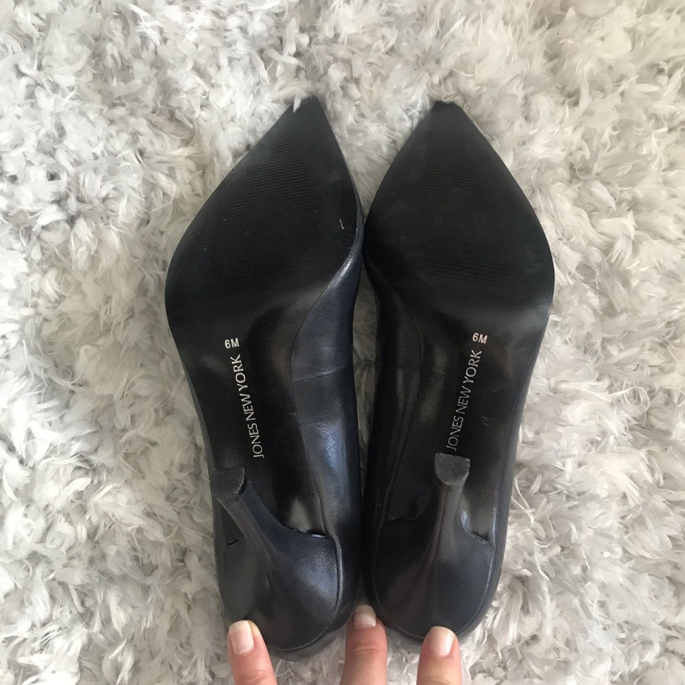 LAST CHANCE jones  NY gray heels - Picture 4 of 7